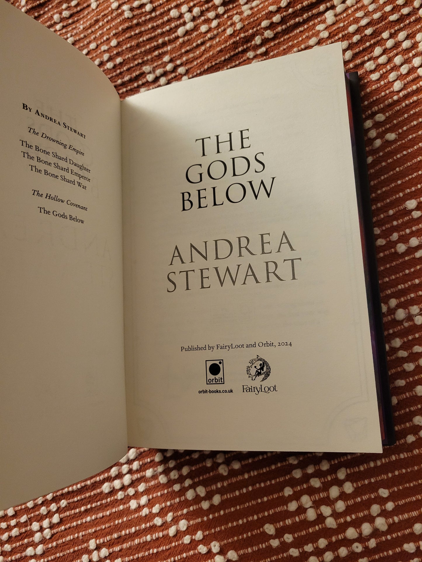 The Gods Below - Andrea Stewart