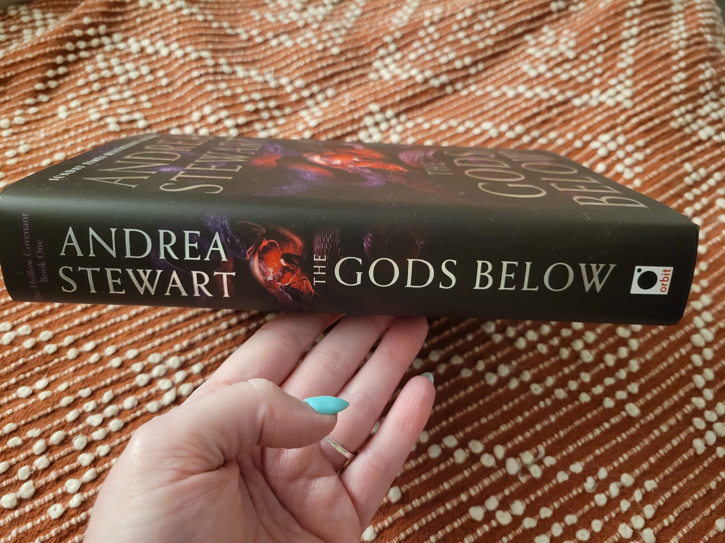 The Gods Below - Andrea Stewart