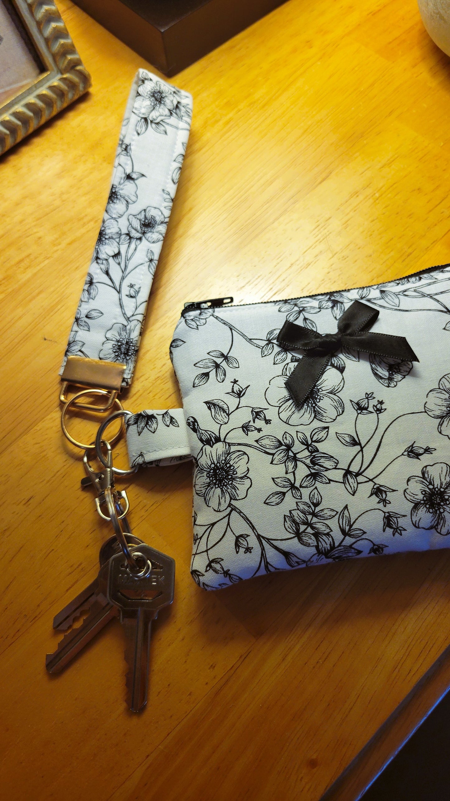 Black Floral - Wristlet Keychain