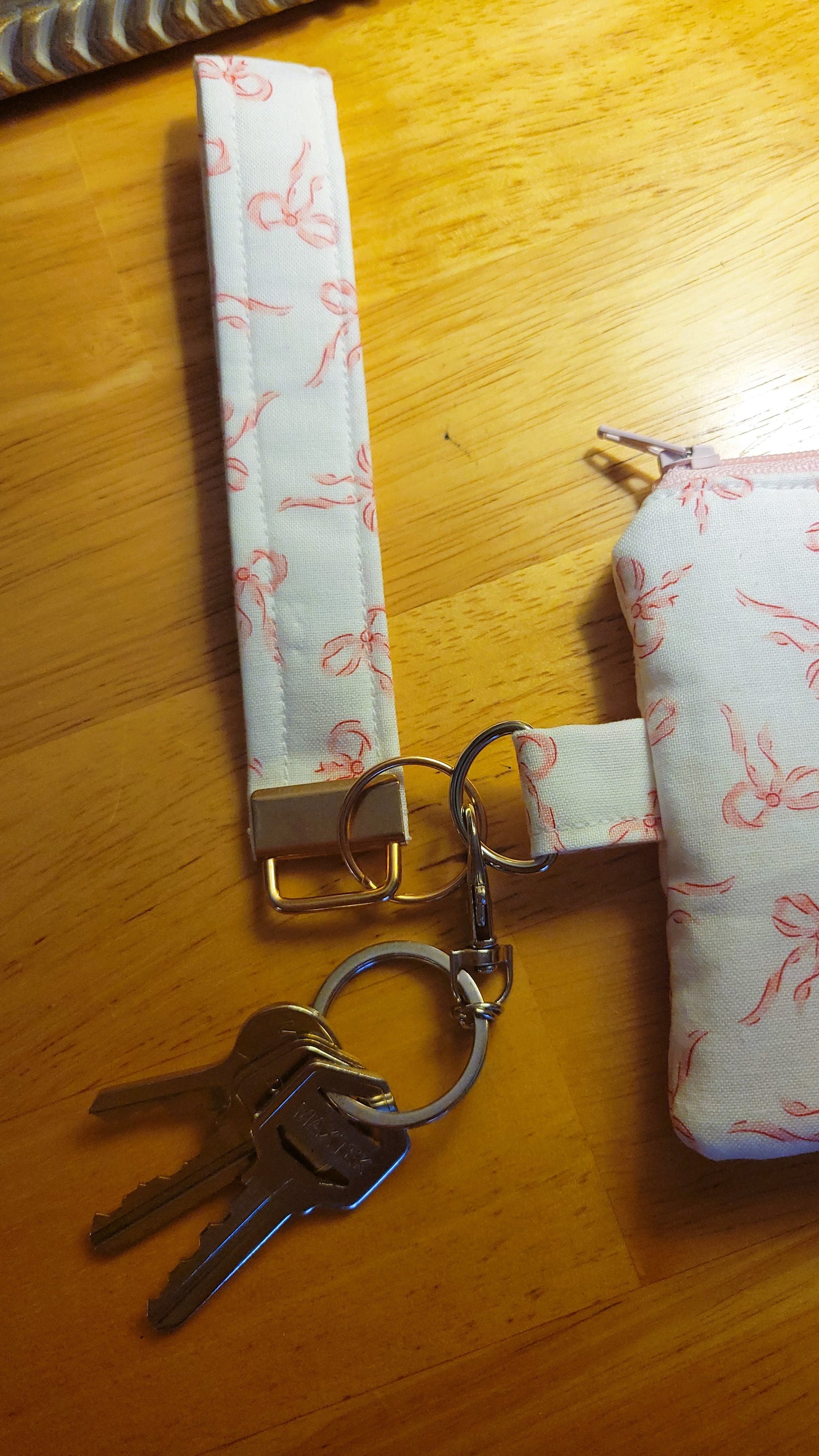 Pink Bows - Wristlet Keychain